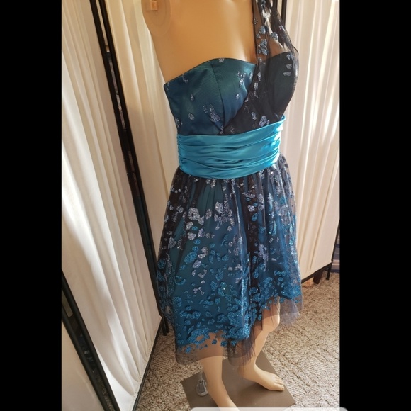 Morgan & Co. Prom Dress - Picture 5 of 7